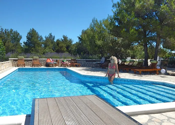 Camp Marina * Lozovac