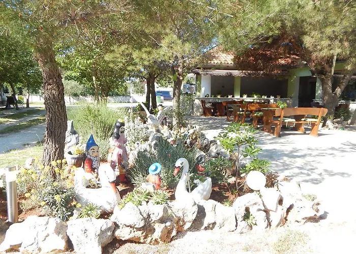 База отдыха Camp Marina Лозовац