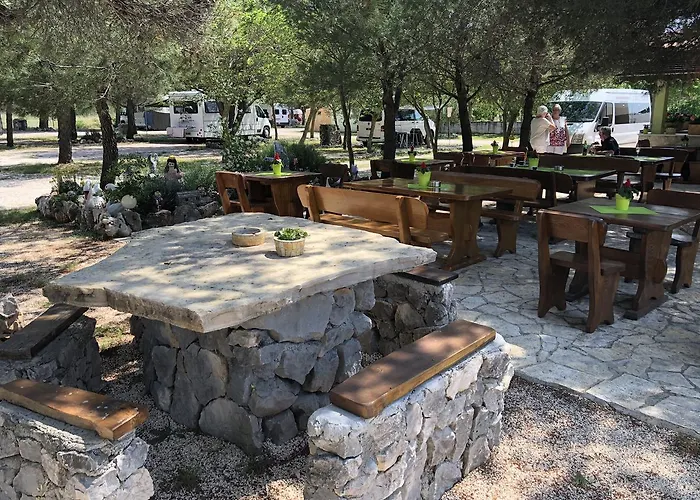 Camp Marina פארק נופש *