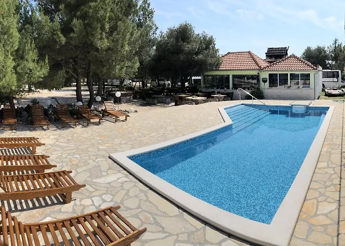 Camp Marina Park za odmor Lozovac